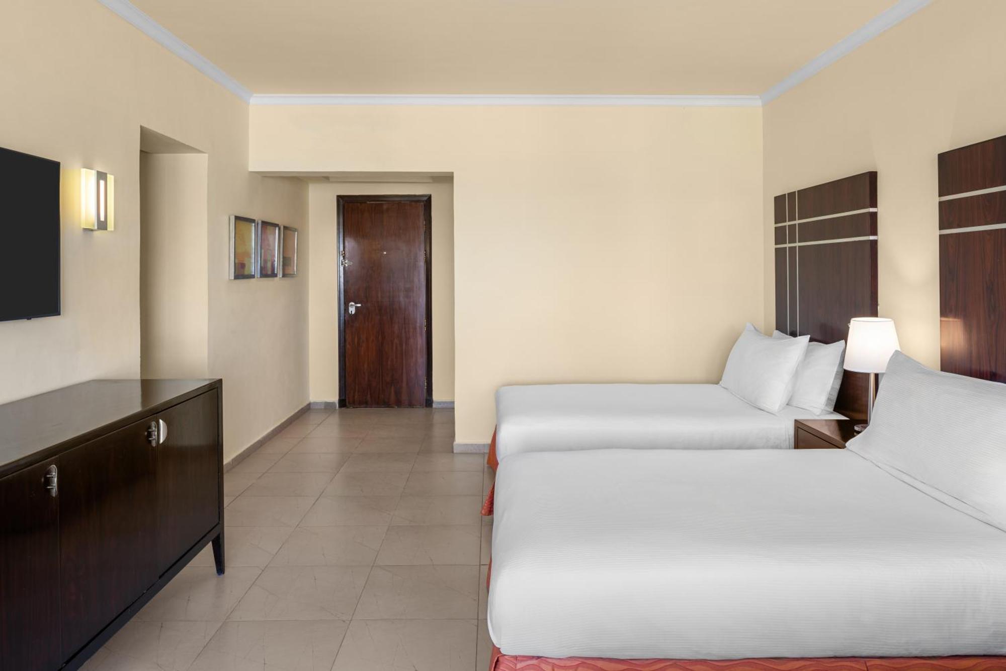 Doubletree By Hilton Sharks Bay Resort