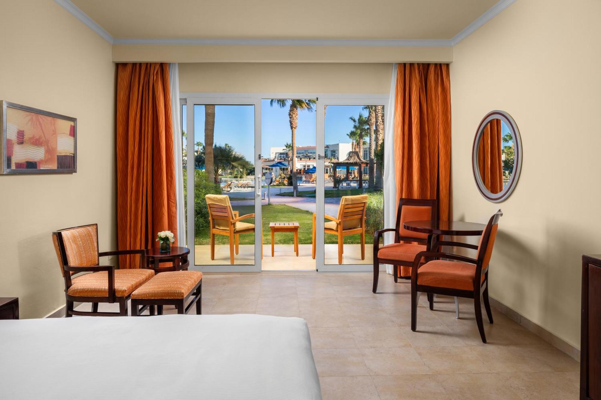 Doubletree By Hilton Sharks Bay Resort 4*