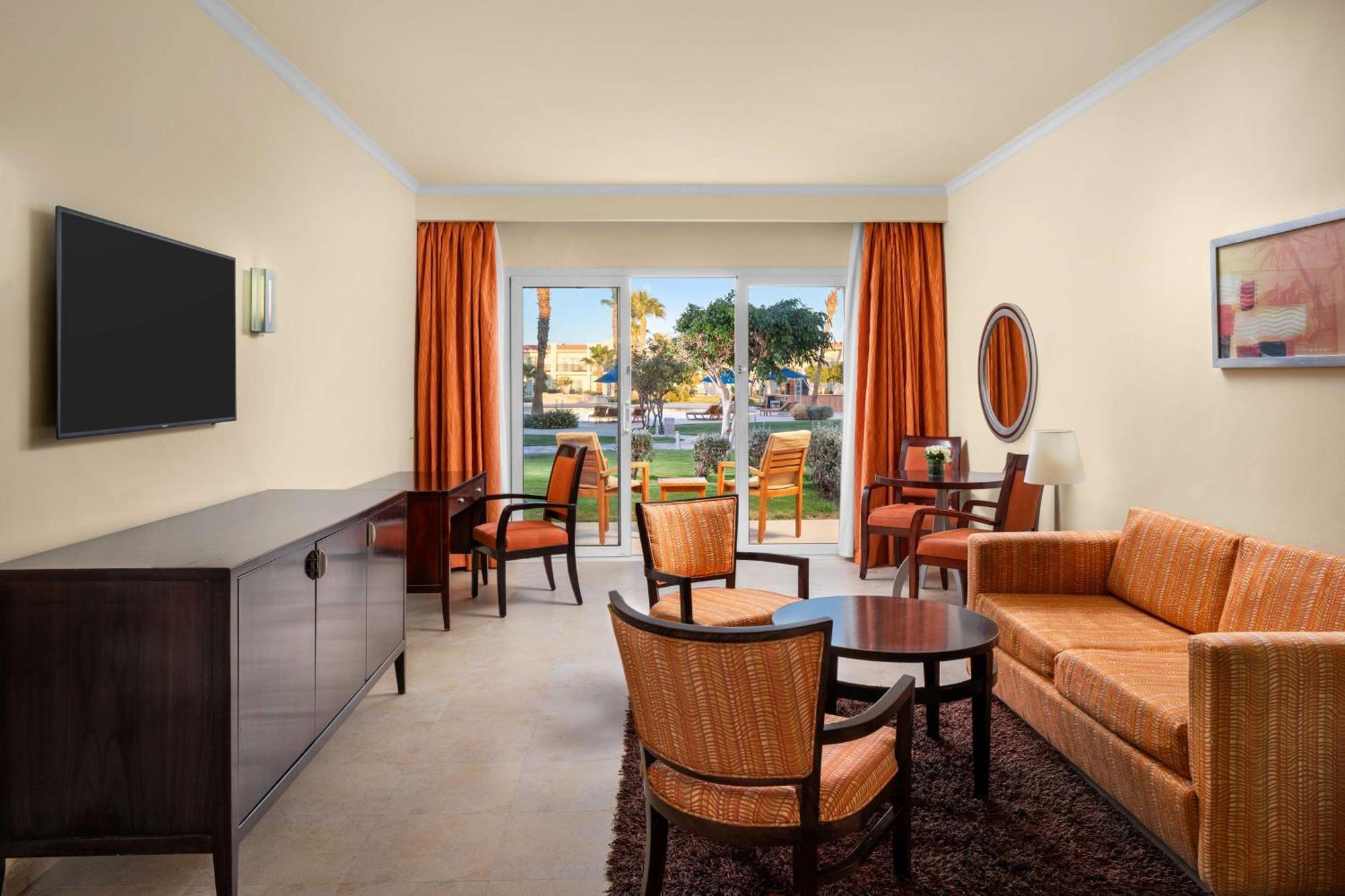Doubletree By Hilton Sharks Bay Resort 4*