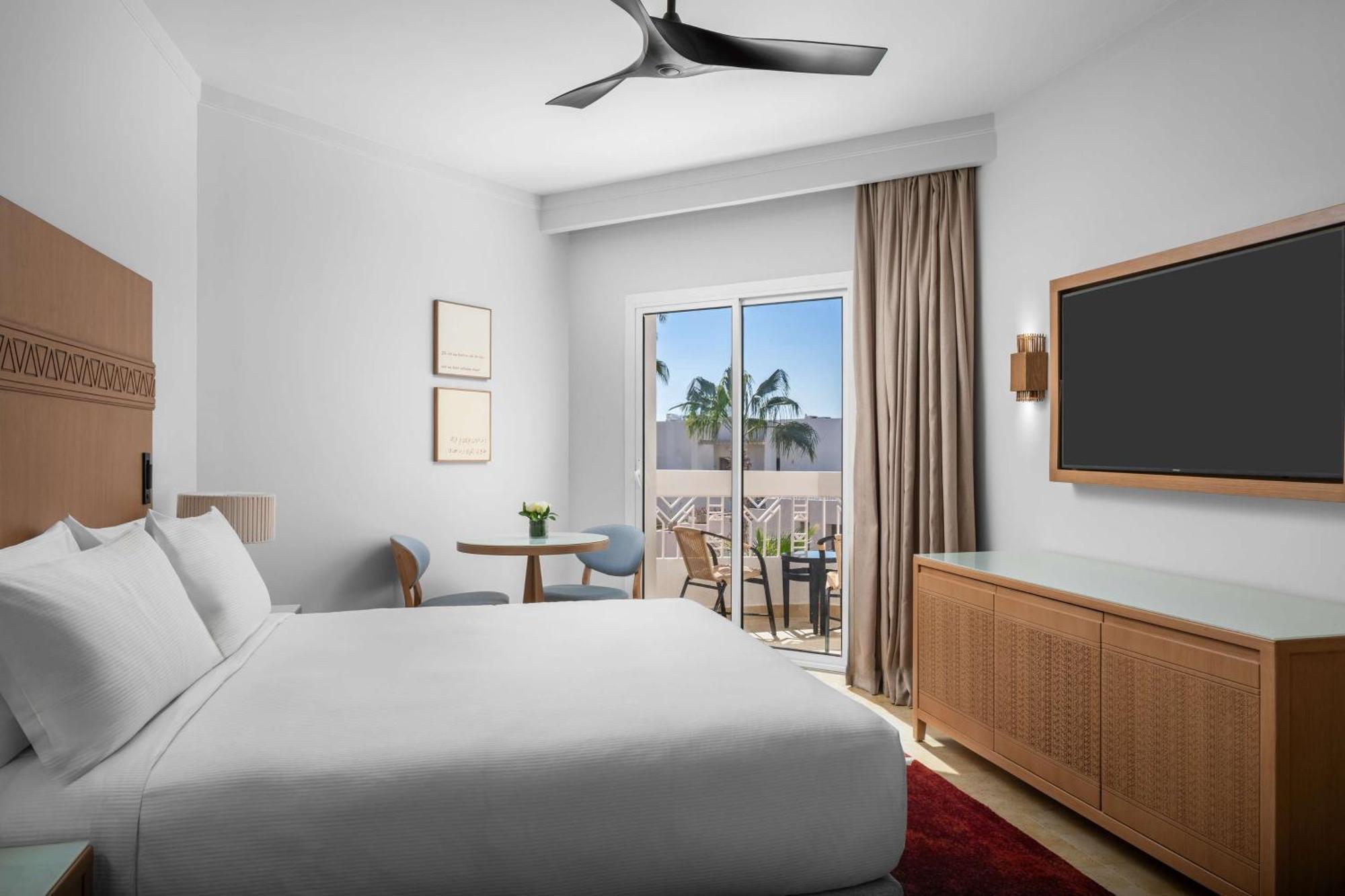 Doubletree By Hilton Sharks Bay Resort