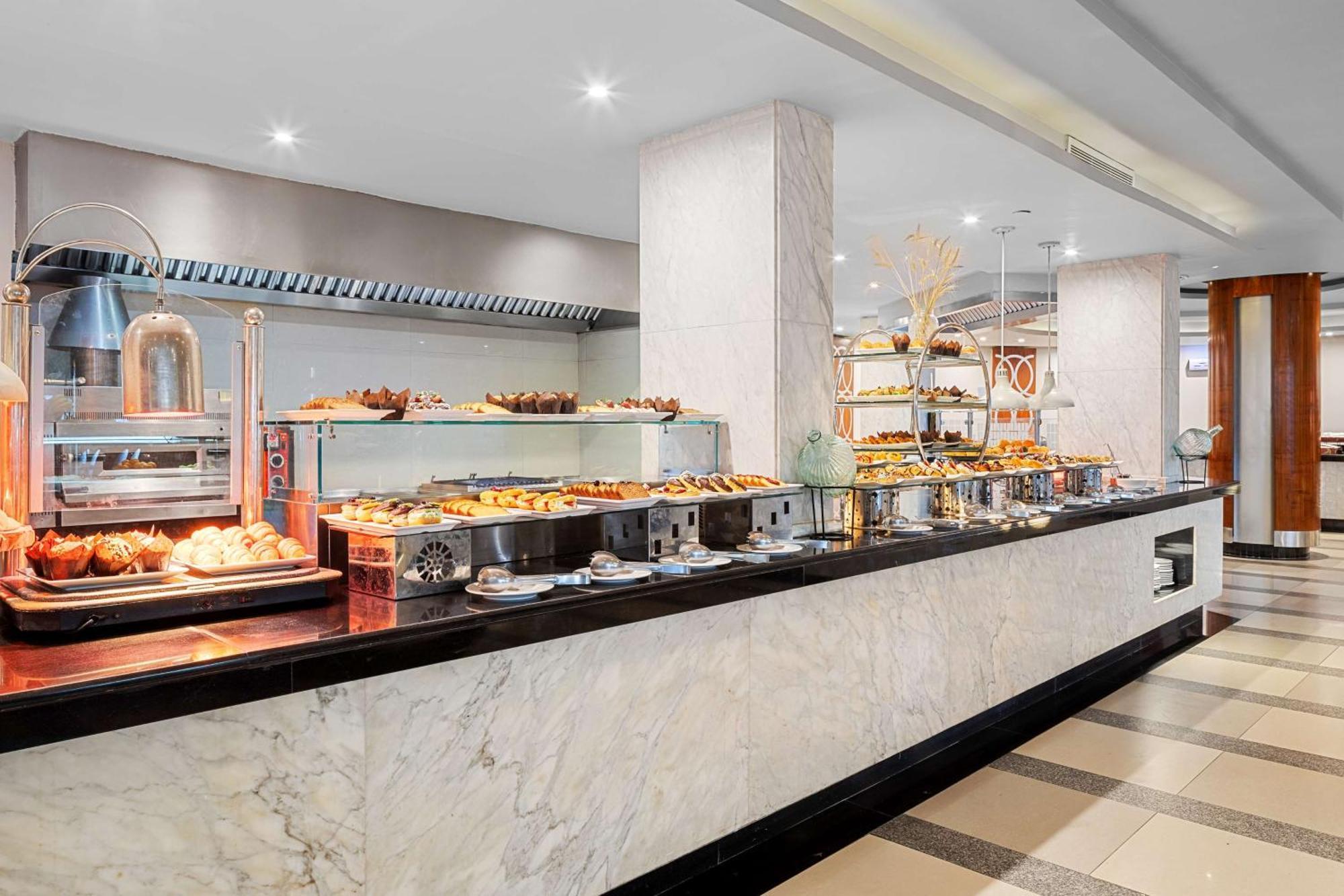 Resort Doubletree By Hilton Sharks Bay 4*